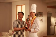 生气不如争气 学厨师赢好未来