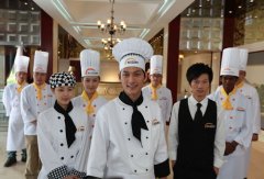 厨师成为高收入人群 年底“一将