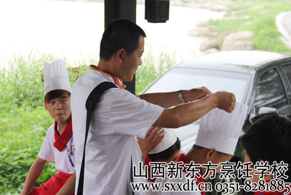 ɽ���¶������ѧУ ��ʦ���