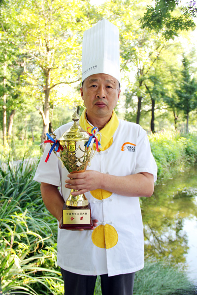 ɽ���¶������ѧУ �����ʦ