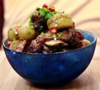 板栗焖牛肉怎么做