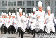 硅谷网报道：厨师PK挖掘机！看哪