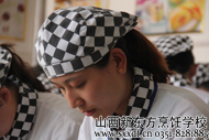 山西妈妈学厨师　称职母亲亦是孝