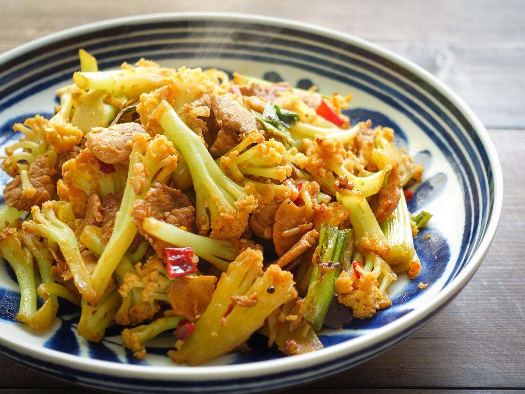 干锅花菜怎么做_干锅花菜的做法_家和万事兴顺顺顺_豆果美食